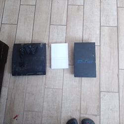 PS4,2 Ps2s