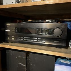 Stereo Reciever / Amplifier For Home Audio