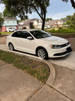 2014 Volkswagen Jetta • SE