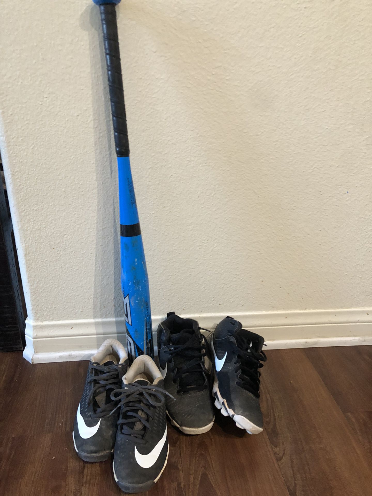 Kids Baseball Shoes And Bat (used)