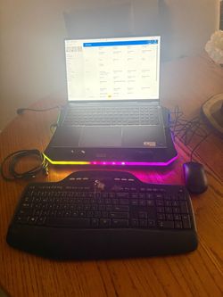 DELL Inspiron 16 7610 Laptop with extras