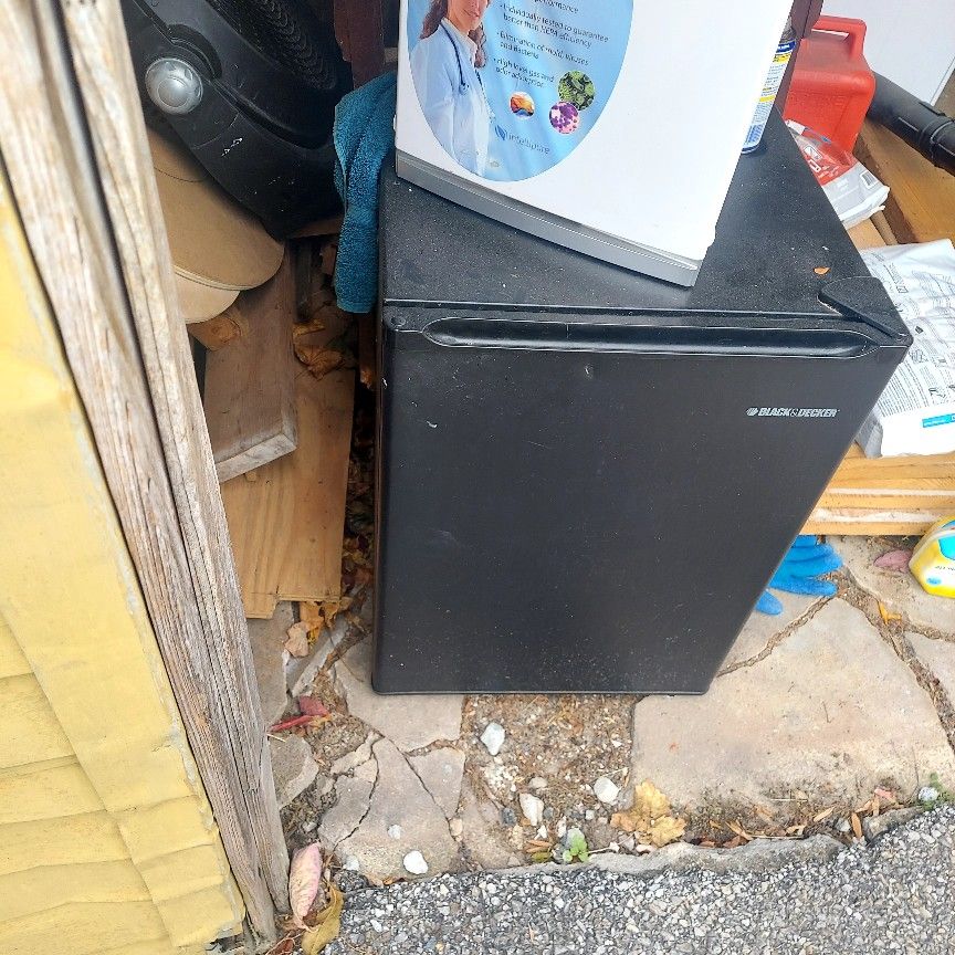 Small Refrigerator 
