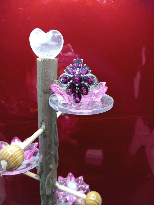 SOLID STERLING 8 WOMANS AMETHYST RING