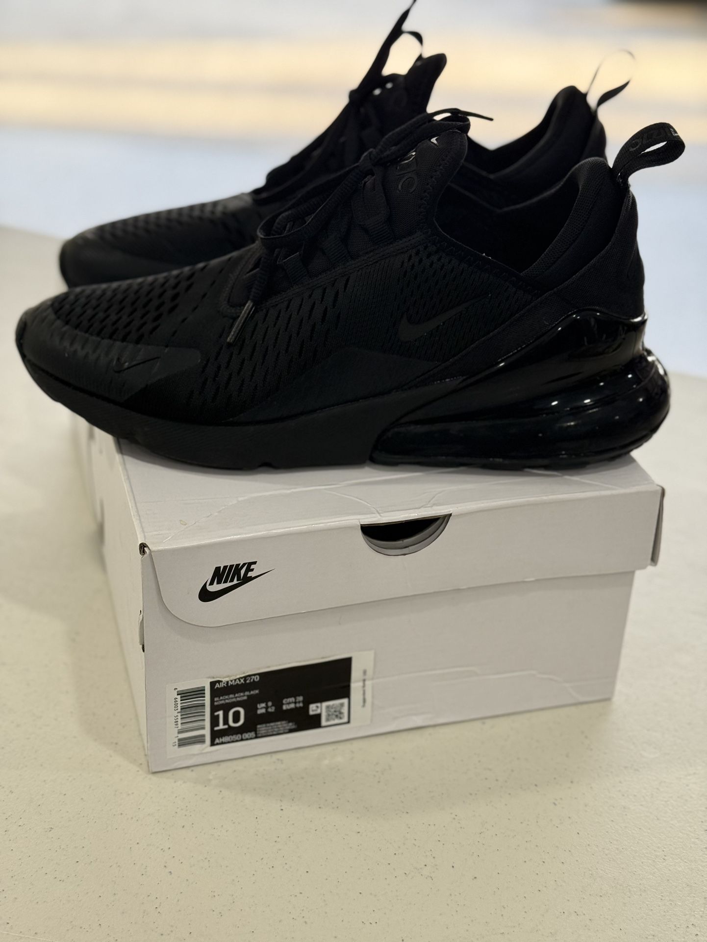 Nike Air Max 270 – Black – Men’s Size 10 – Brand New