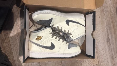 shoes Nike Jordan size 6.5 youth