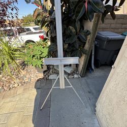 Aluminum Easel