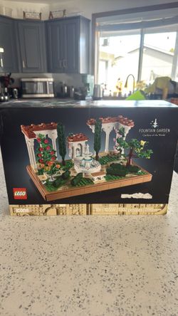 LEGO Icons Fountain Garden