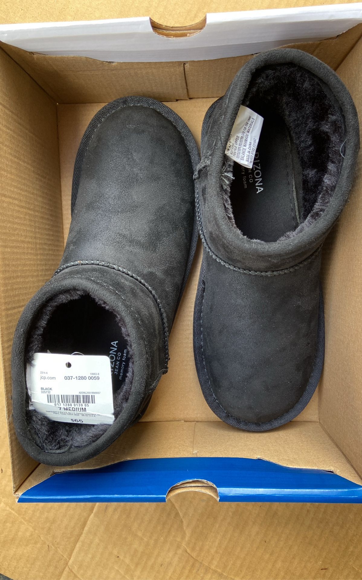 New Women’s Boots Size 7