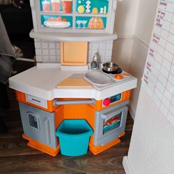 Little Tikes Play Kitchen 