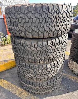 325 65 18 BFGOODRICH KO2 I sell this Seth of tires with 80% of Life the 4