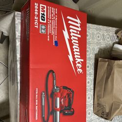  Milwaukee M18 2- Speed Grease Gun Tool Only 