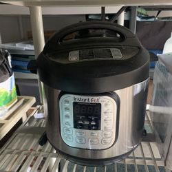 Great Condition - Insta pot ( 6 Qt) Size 