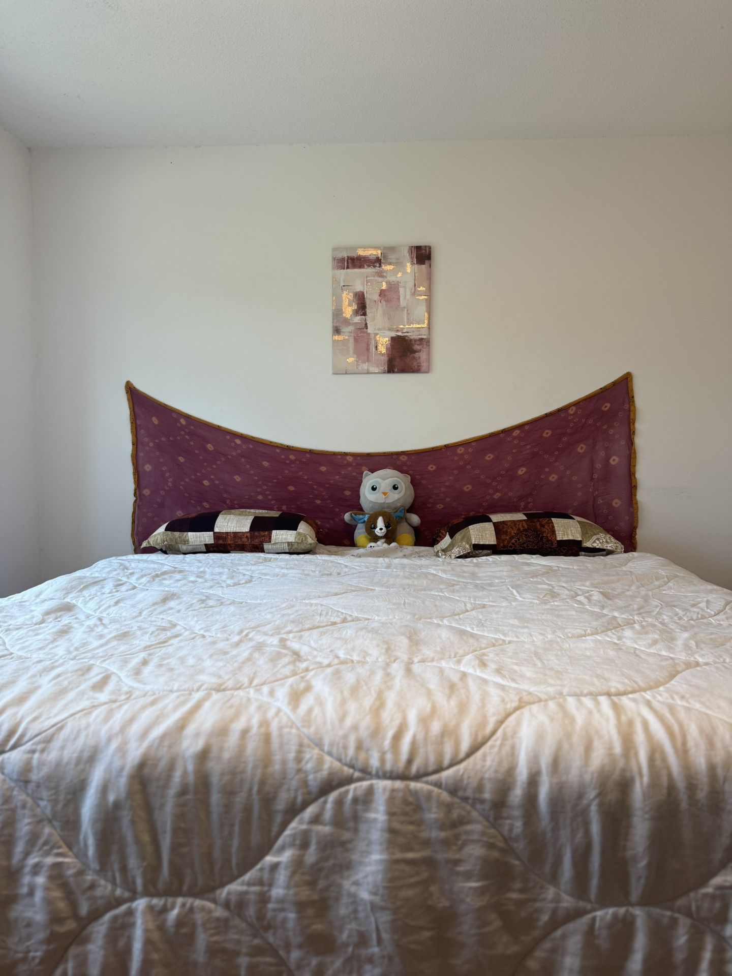 12” King Size Mattress with FREE Bed Frame – Like New