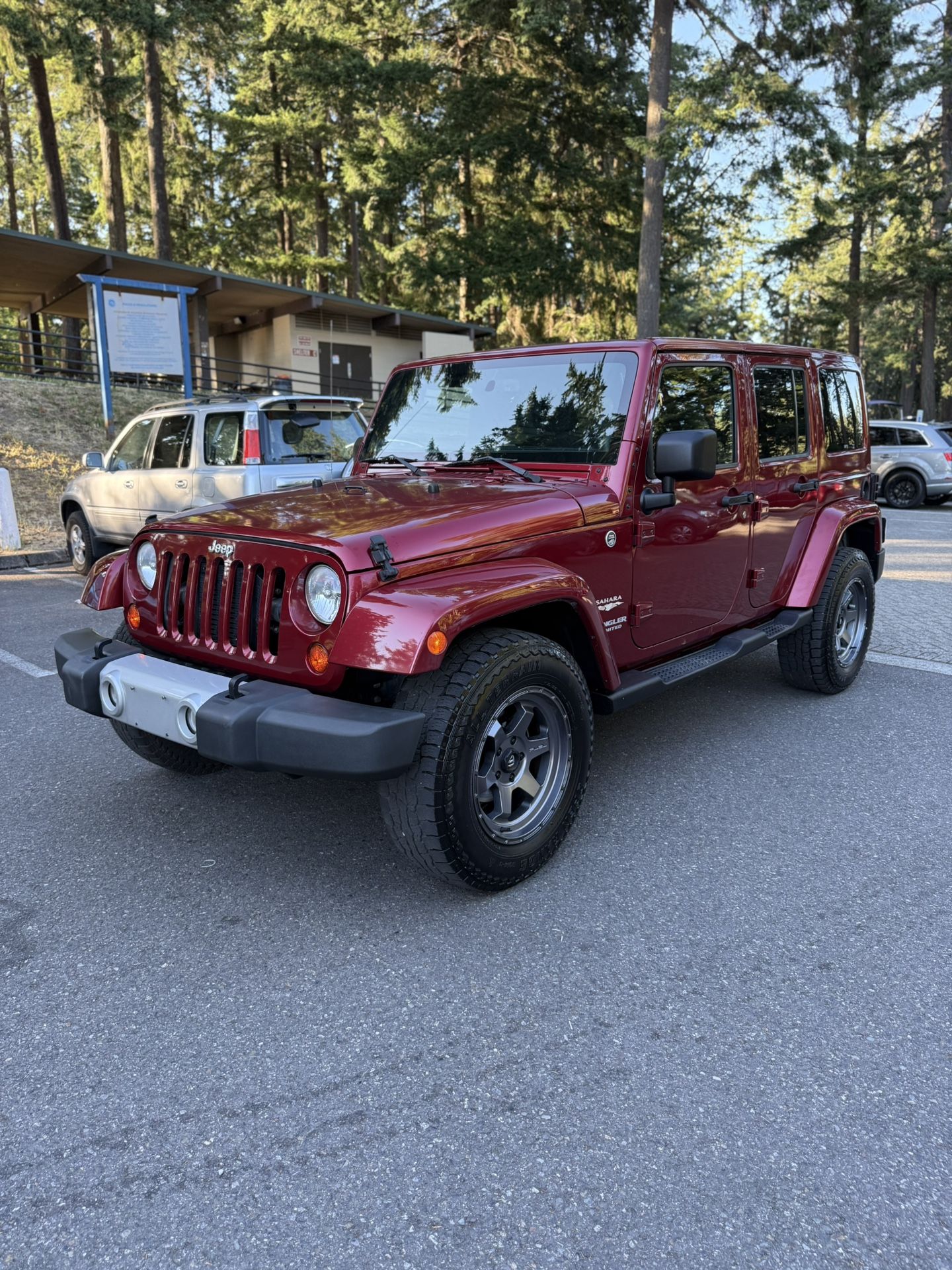 2013 JEEP WRANGLER UNLIMITED SAHARA