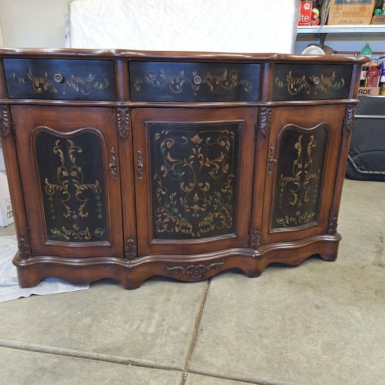 Buffet And End Table