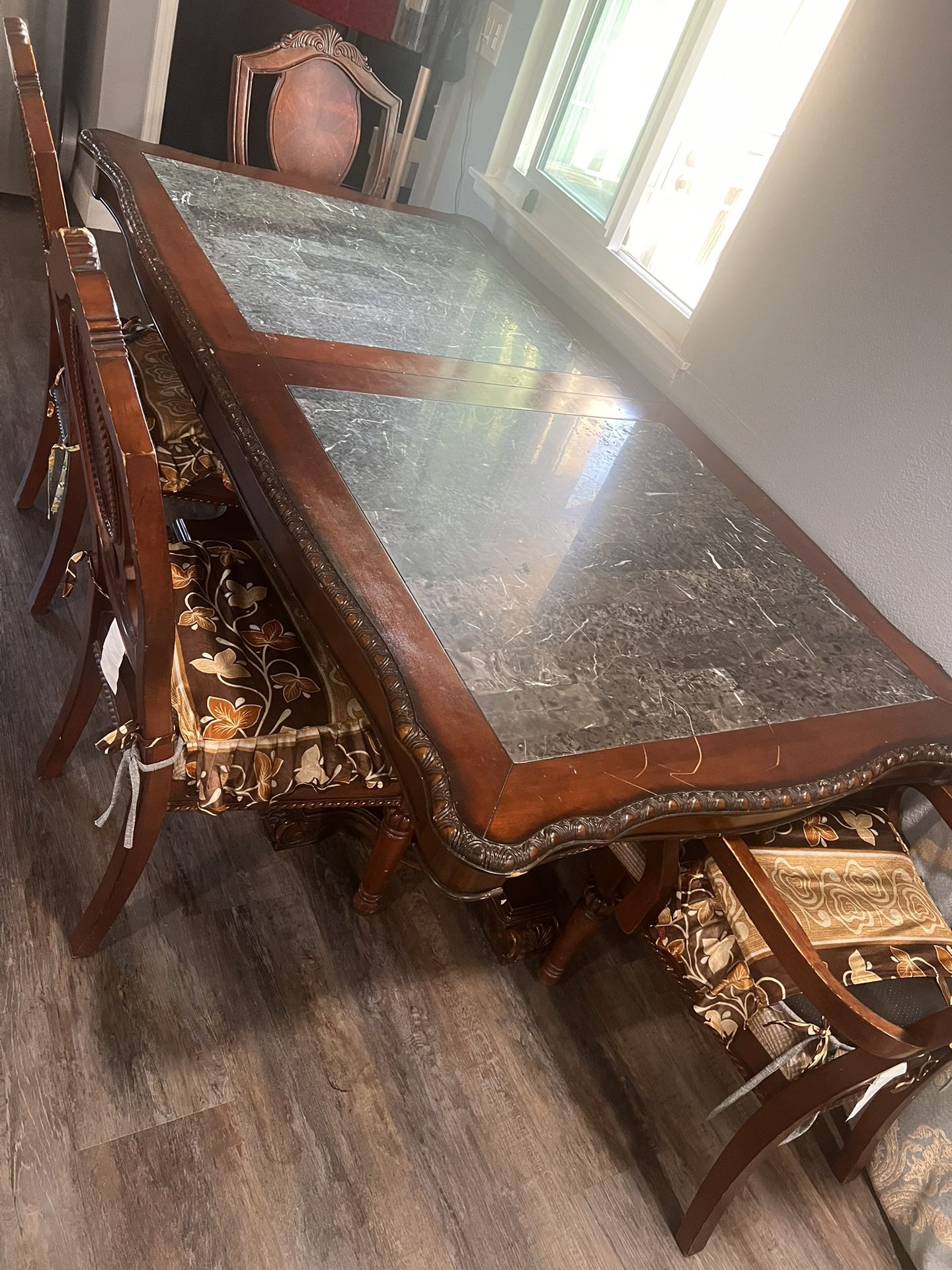 Dinning Table