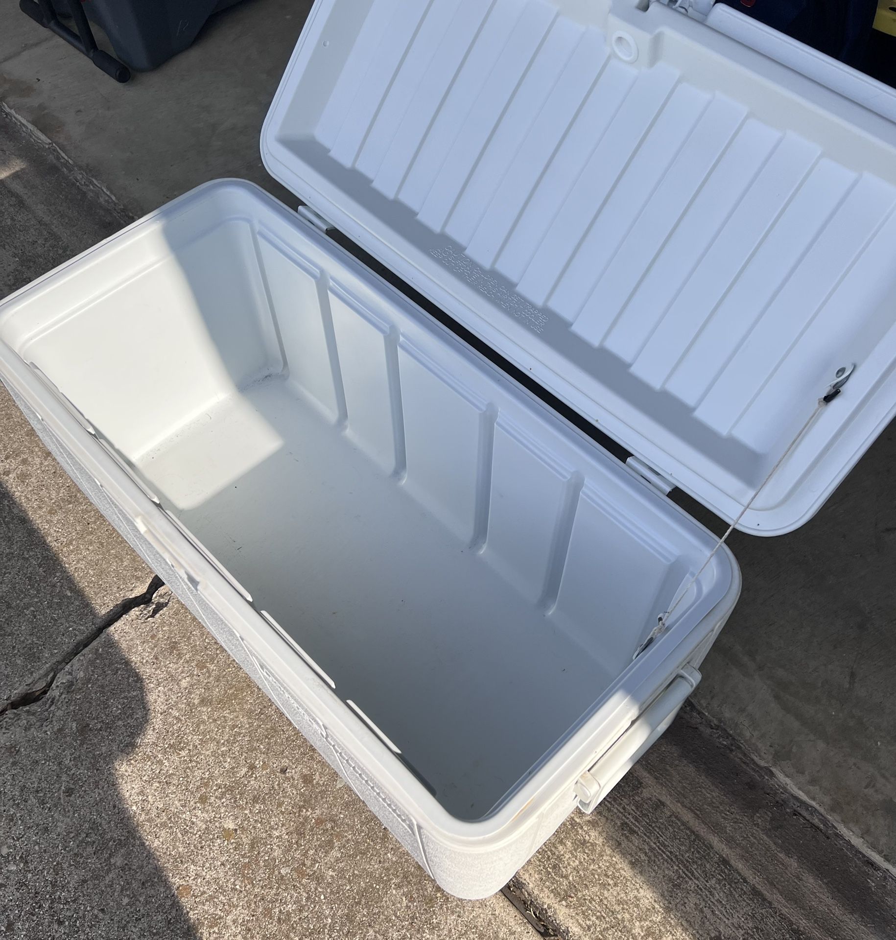 BIG Coleman Cooler ice chest Model 5299
