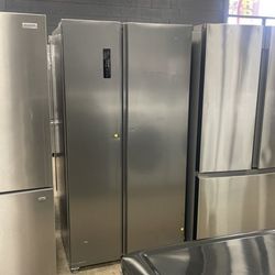 Frigidaire side-by-side stainless steel refrigerator GZ