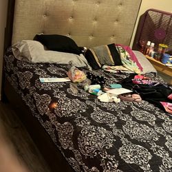 Queen Size Bed With Bed Boards And Mattresses 