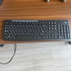 Logitech Full-Size Wired Keyboard
