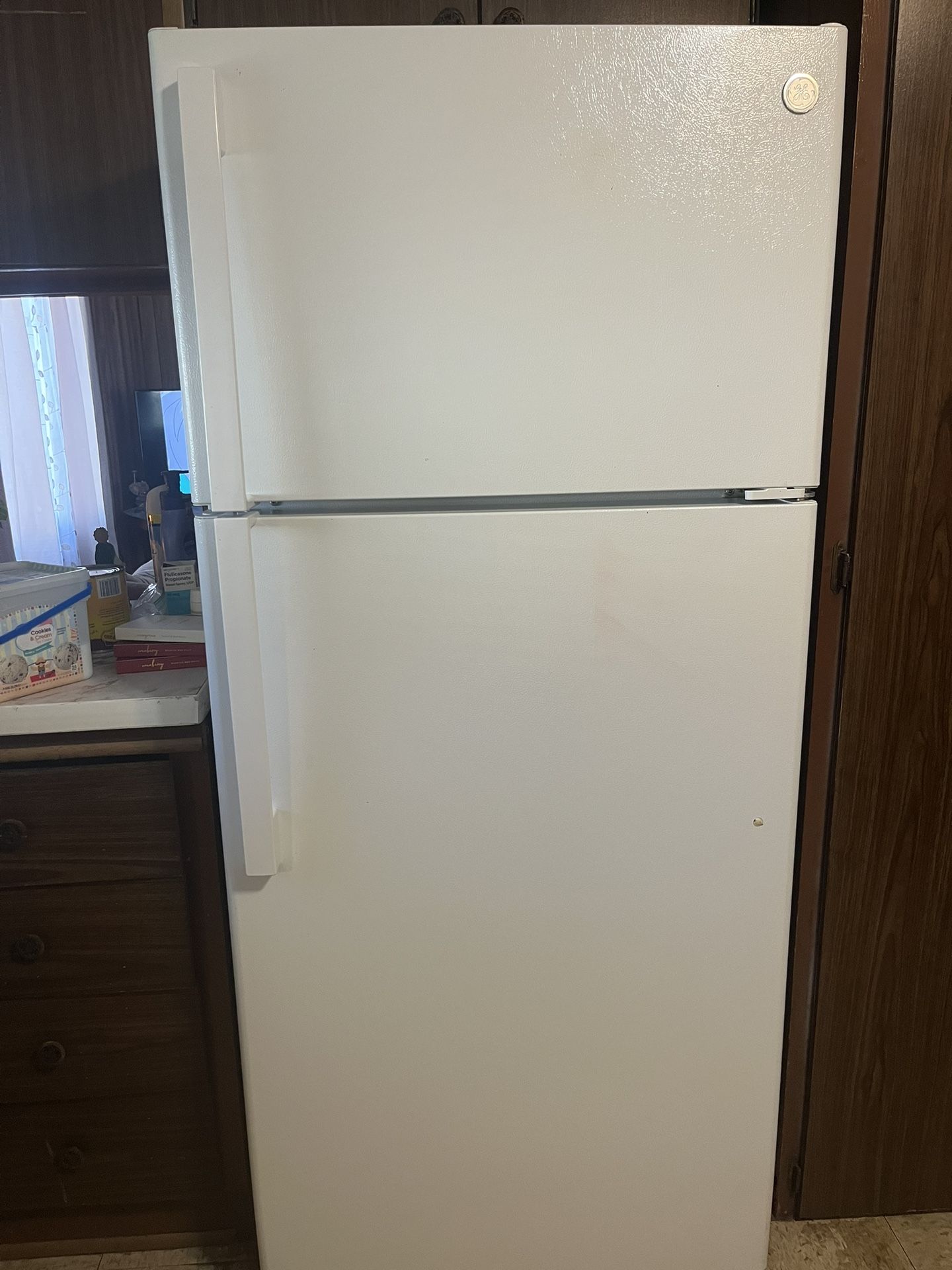 G&E Refrigerator