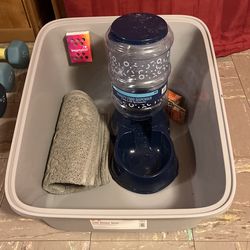 Cat Litter Box , Food Dispenser , Food Mat 