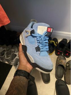University blue Jordan 4