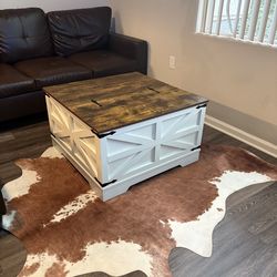 Lift Top Coffee Table w/ Hidden Storage - Farmhouse Style