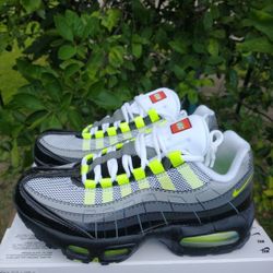 New Nike Air Max 95 X Lego gs size 5.5y neon