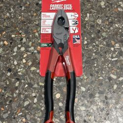 9" Lineman's Comfort Grip Pliers with Thread Cleaner