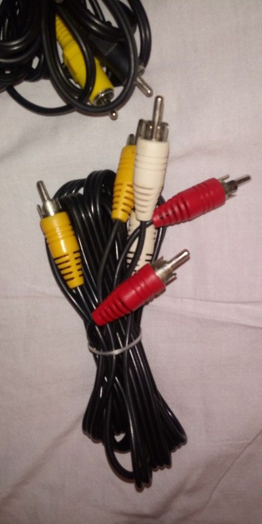 LOT OF QTY 37 A/V AUDIO VIDEO CABLES 