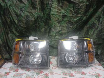 2007-13 Chevy Silverado L&R Headlight Regular Black