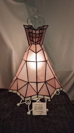 Aurora (Disney Princess) ...Aurora (Disney Princess) Stained Glass Dress  Lamp (very RARE) for Sale in Patterson, CA - OfferUp