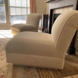 Elegant Couch/ Chairs (2) White/ Ivory 