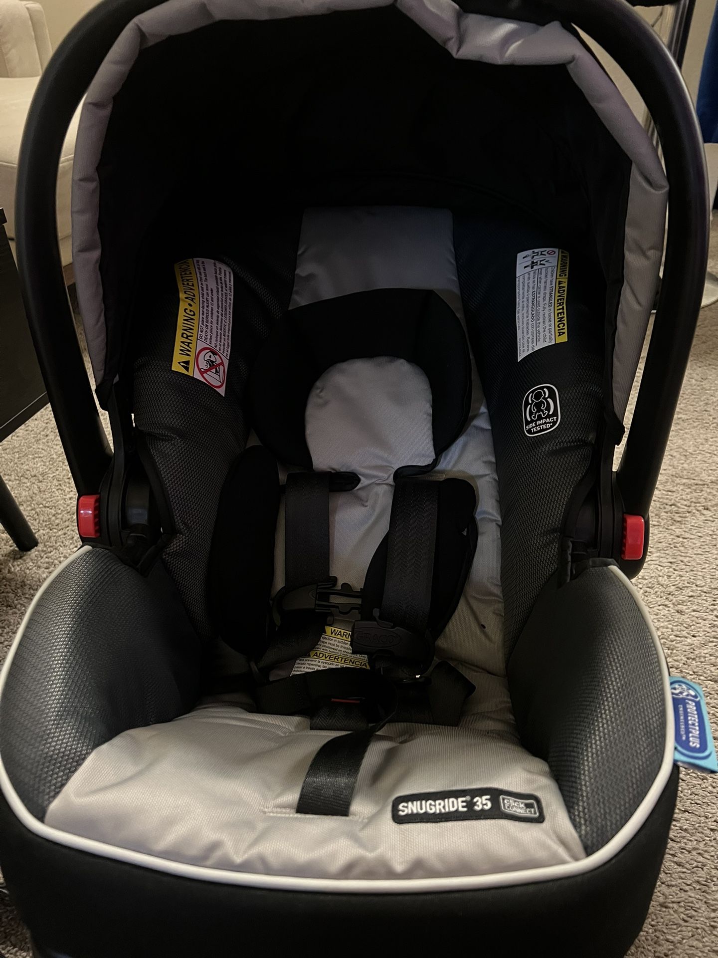 Graco Infant car Seat With Base