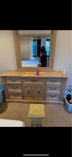 Stanley Dresser/Mirror