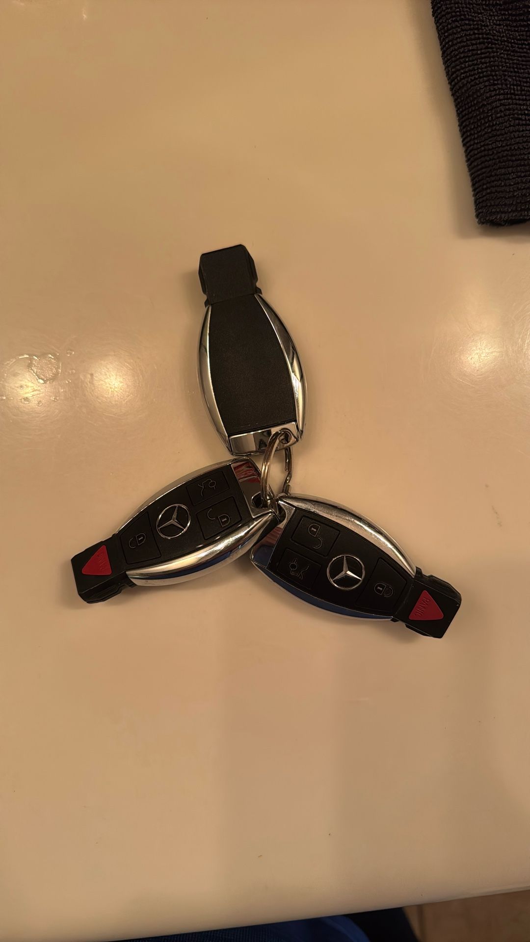 Mercedes Benz Key Fabs (3).