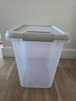 Clear Plastic Storage Container with Lid
