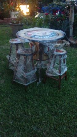 Texas Rangers table icebox and 4 stools