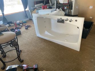 Jacuzzi tub