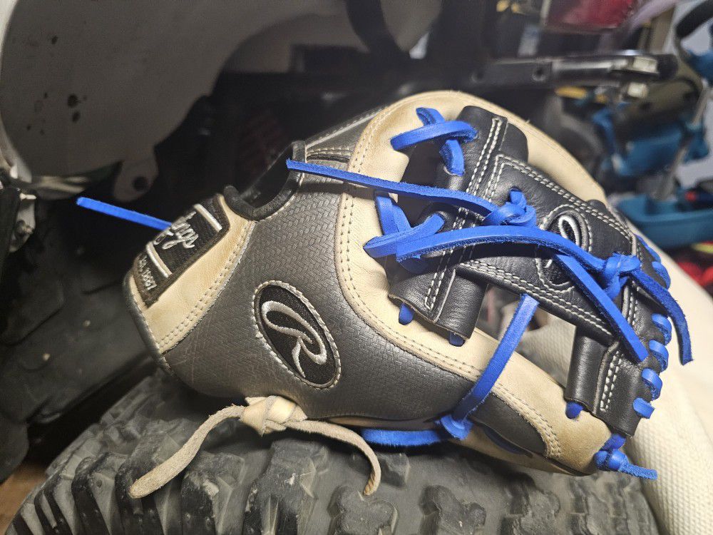 Rawling Heart Of The Hide Baseball Glove 