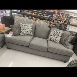 Couch in great conditions so 