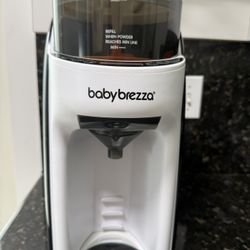 Baby Brezza formula Pro