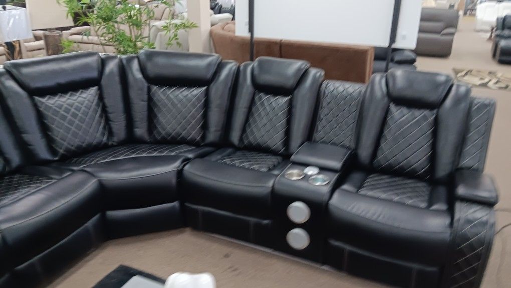 Black Sectional W Bluetooth Speaker 