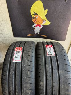 265/35/20 Michelin Tires (2)