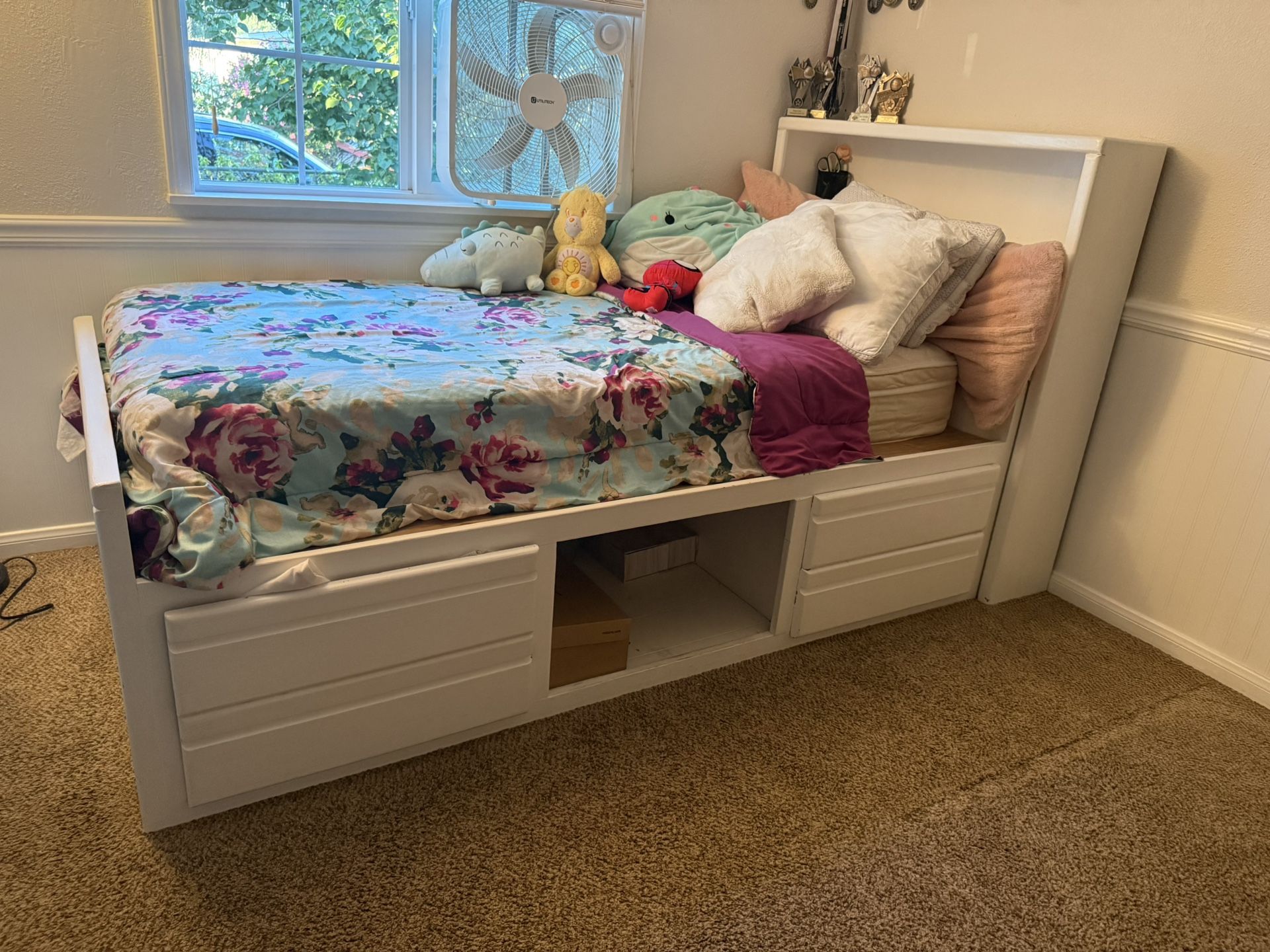 Twin Bed frame With Drawers
