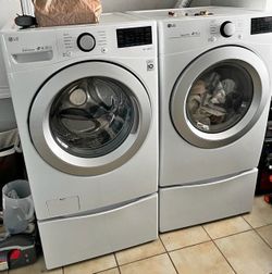 Washer and dryer set