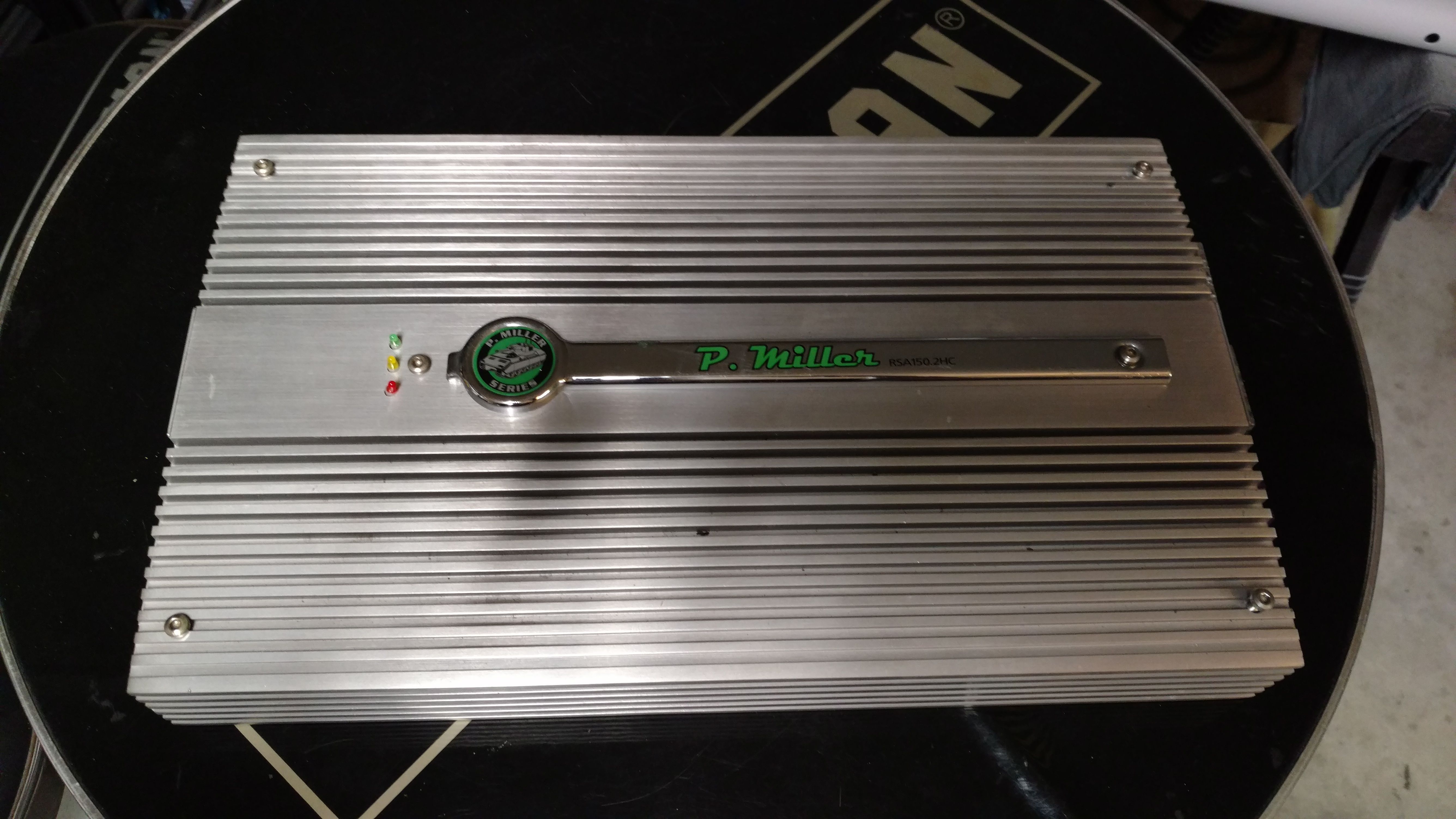 Bazooka p-miller (master p series ) amp