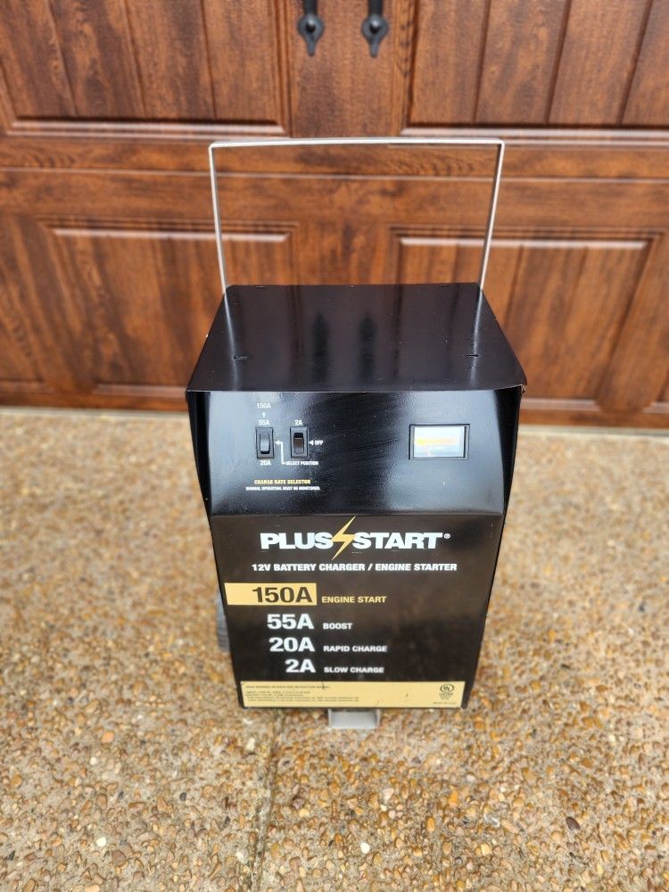 *** 12 VOLT BATTERY CHARGER/ CAR STARTER ***