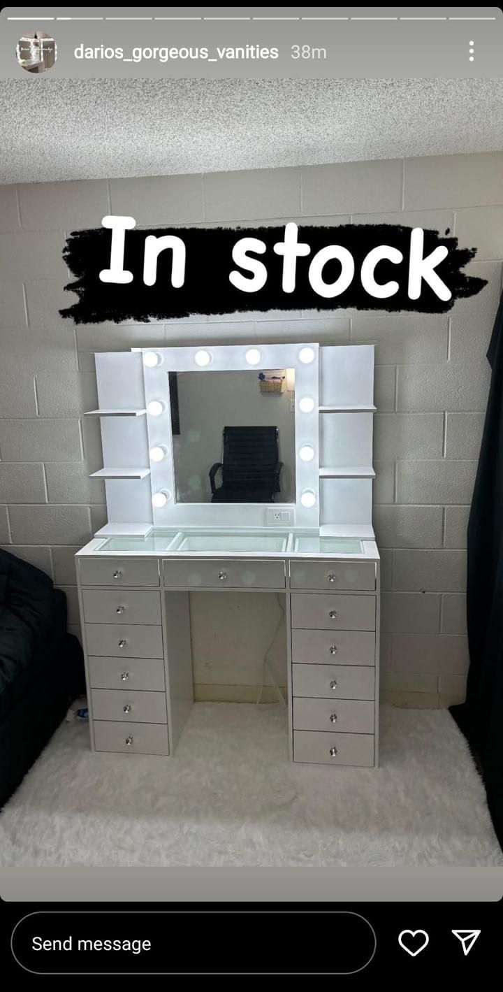 New 48in Makeup Vanity With Hollywood Mirror😍